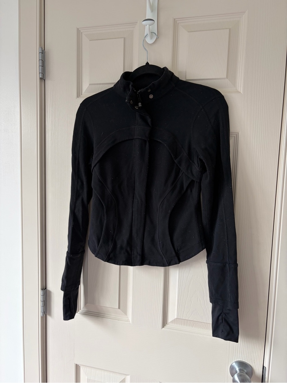 ⚽️ LULULEMON - Size 6 Black Jacket - As Is